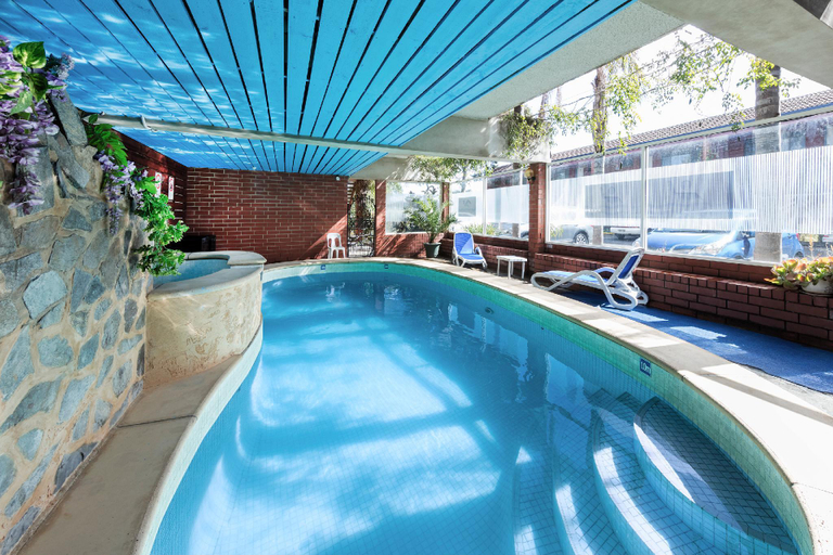 Sport & Beauty 5, Adelaide Granada Motor Inn, Adelaide