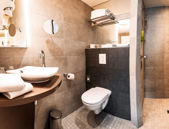 Bathroom 5, Mercure Belfort Centre, Territoire de Belfort