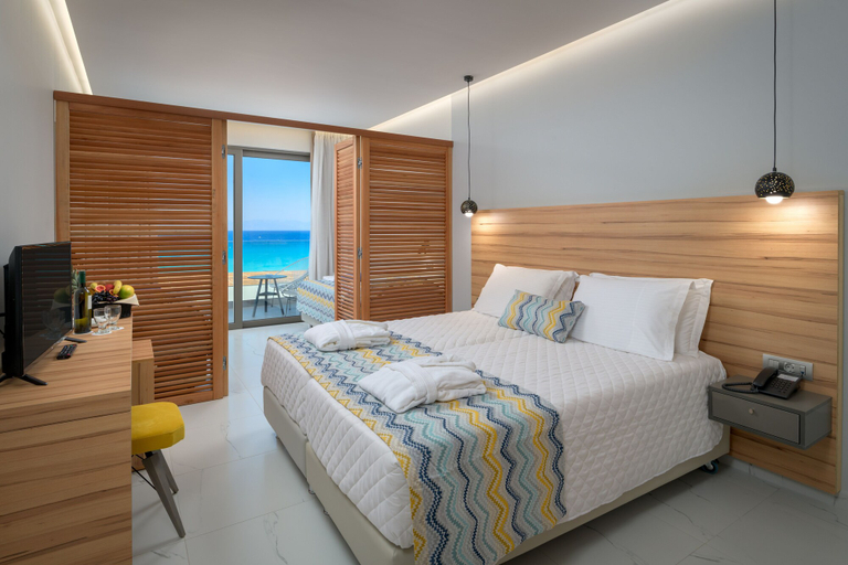 Bedroom 3, Avra Beach Resort Hotel & Bungalows - All Inclusive, South Aegean