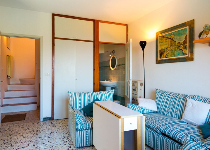 Living area 4, Villa Elbabella, Livorno