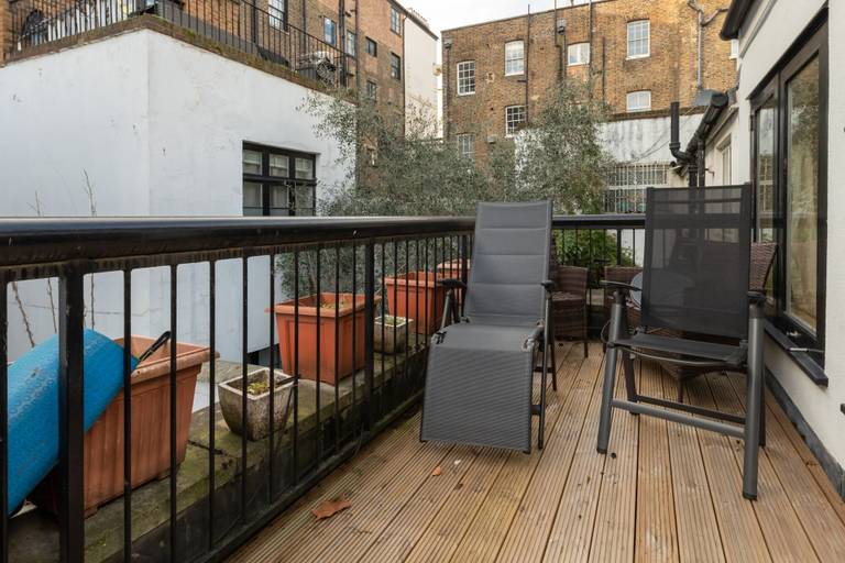Others 4, Modern and Bright 3 Bedroom House in Paddington, London