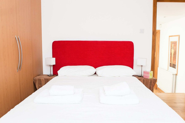 Bedroom 3, 4 Bedroom Flat near London Eye, London