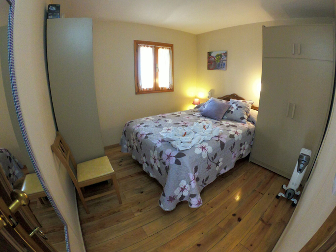 Bedroom 2, Ñeros de Següencu, Asturias