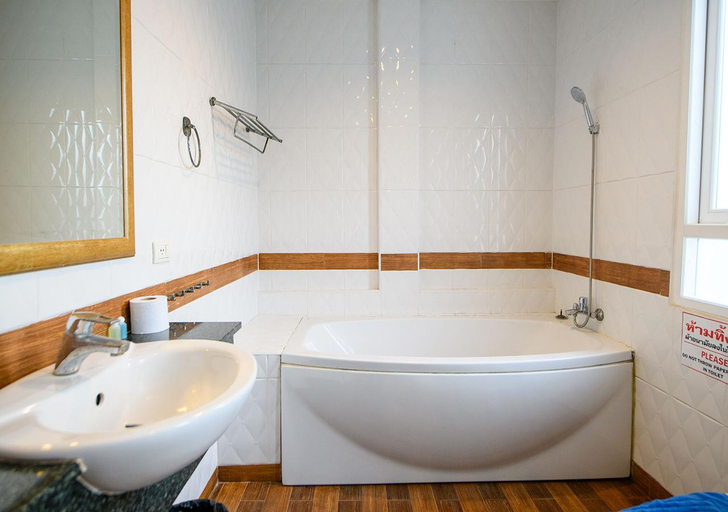 Others 4, 4 Bedroom Pool Villa 2 km from Walking street, Pattaya
