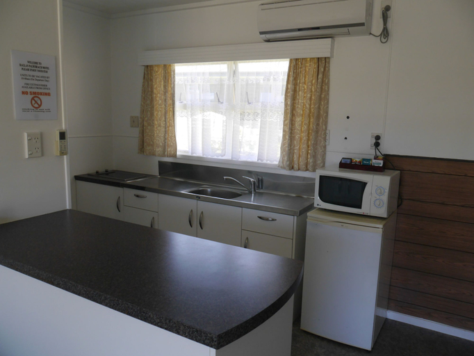 Others 5, Raglan Palm Beach Motel, Waikato