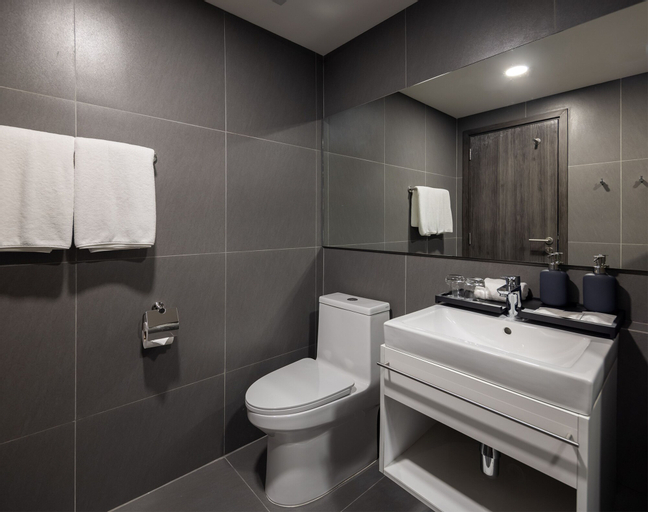 Bathroom 27