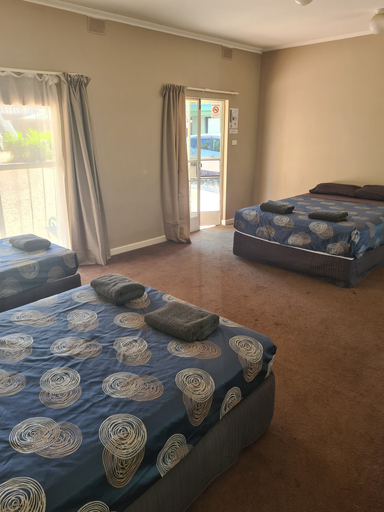 Bedroom 4, Alice Motor Inn, Alice Springs- Ross
