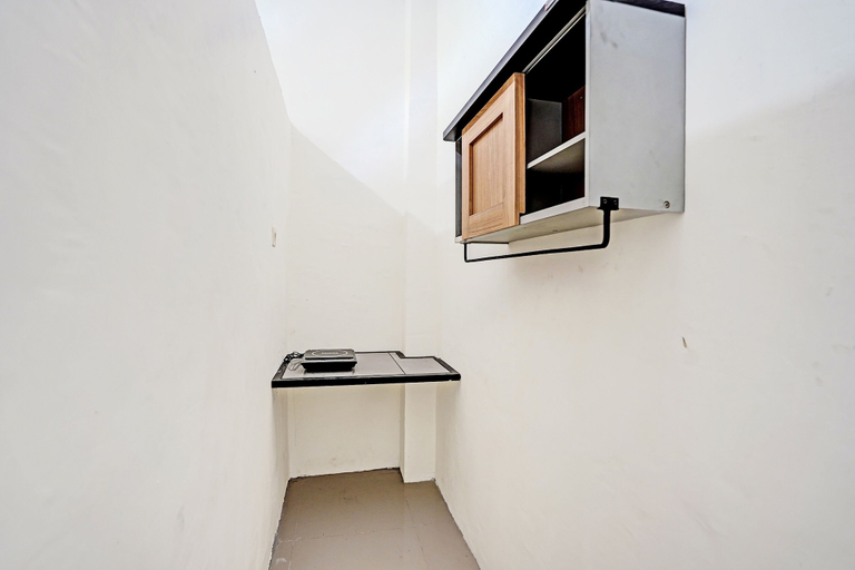 Bathroom 4, Hotel O Grand Syariah Hagawa Lamongan Near SPORT CENTER LAMONGAN, Lamongan