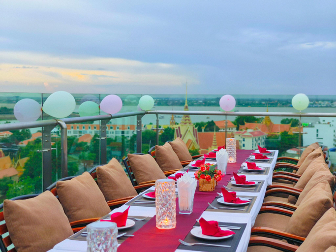 Food & Drinks 5, Le Botum Hotel, Phnom Penh