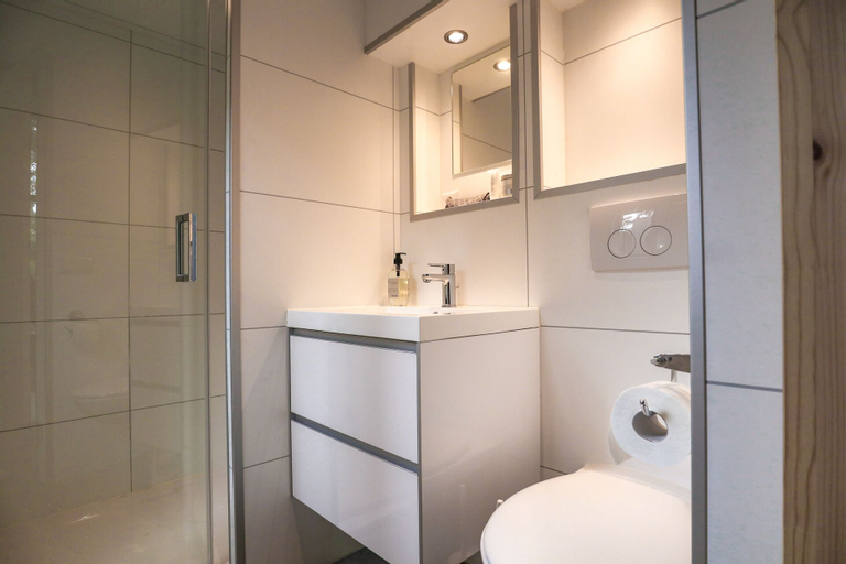 Bathroom 4