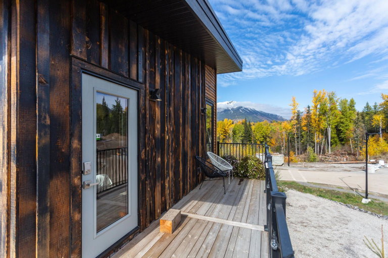 Others 5, Blackstone B&B, East Kootenay