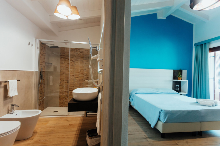 Bedroom 4, I Ginepri Hotel, Nuoro