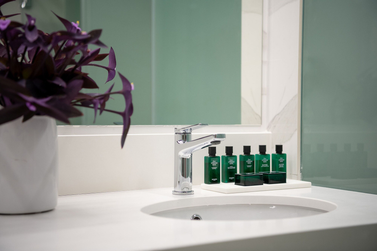 Bathroom 5, Porto Platanias Beach Resort & Spa, Crete