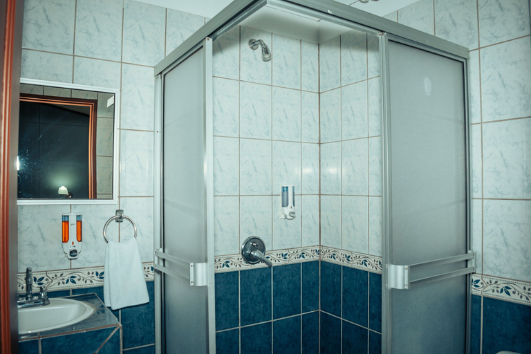 Bathroom 4, Hotel Arenal Rabfer, San Carlos