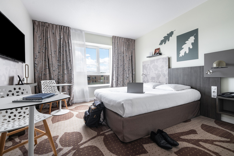 Bedroom 2, Mercure Compiègne Sud Hotel, Oise