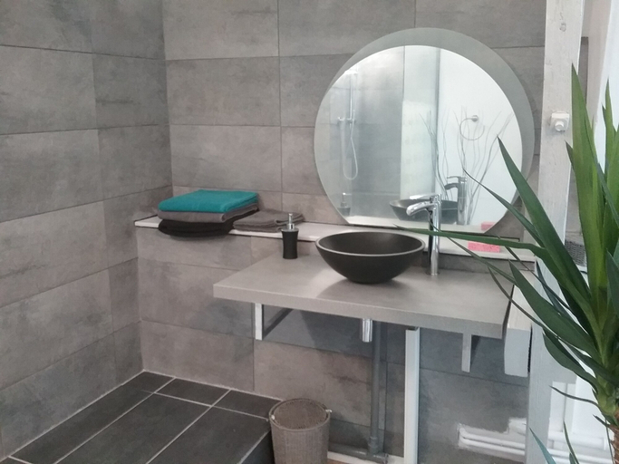 Bathroom 5, Chambre d'hôtes Coquelicot, Somme
