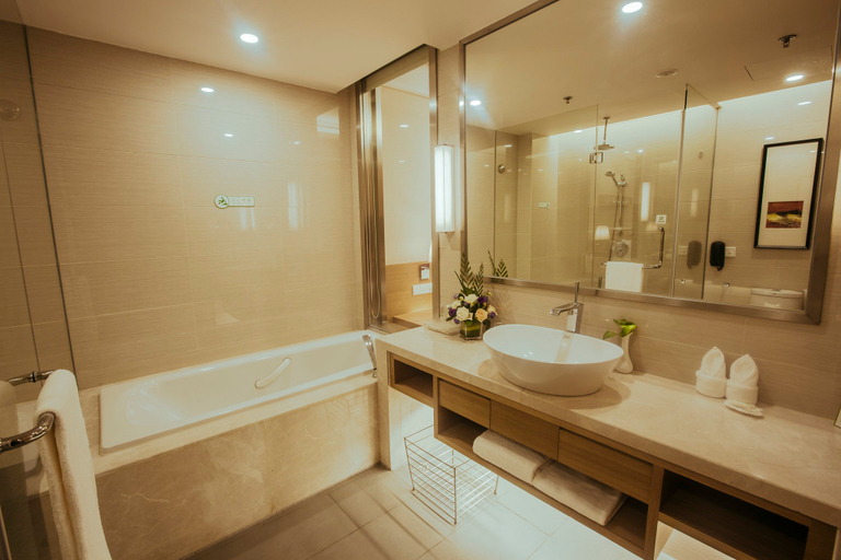 Bathroom 4, Holiday Inn XI'AN BIG GOOSE PAGODA by IHG, Xi'an