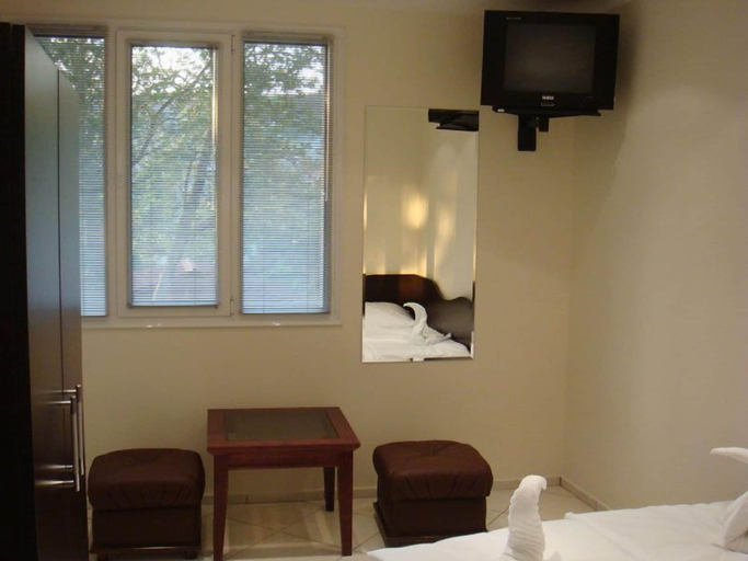 Bedroom 3, Hotel Niagara, Varna