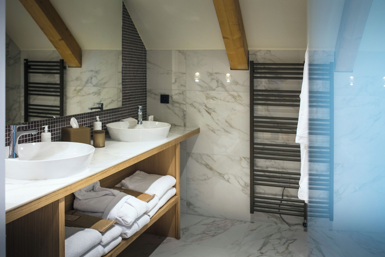 Bathroom 5, Le Pélican, Haute-Savoie