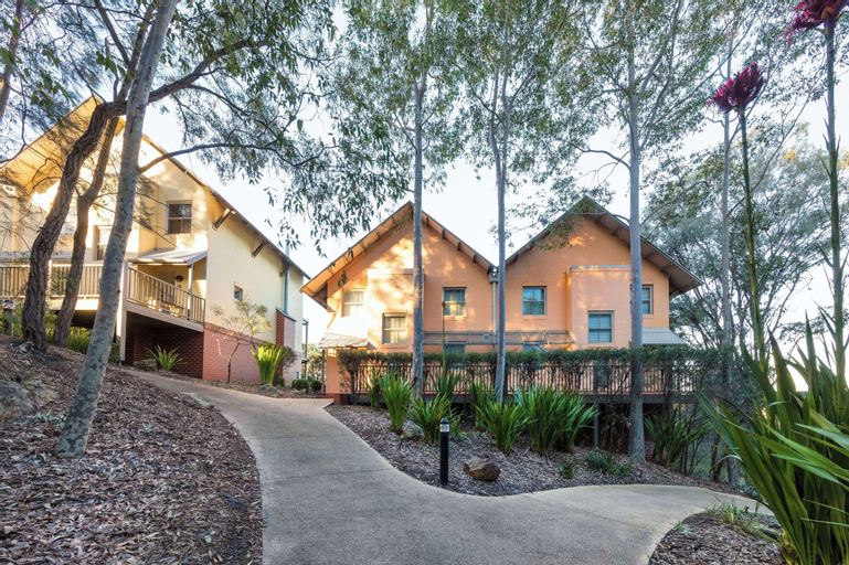 Exterior 3