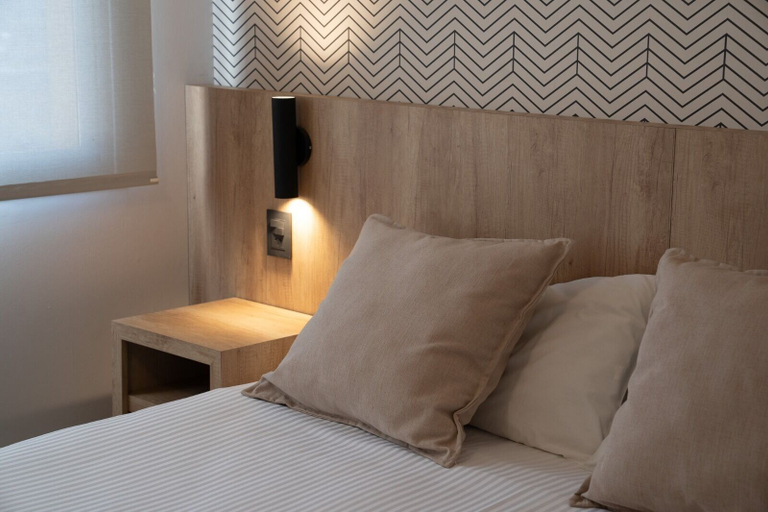 Bedroom 3, Urbana Class Hotel, Capital