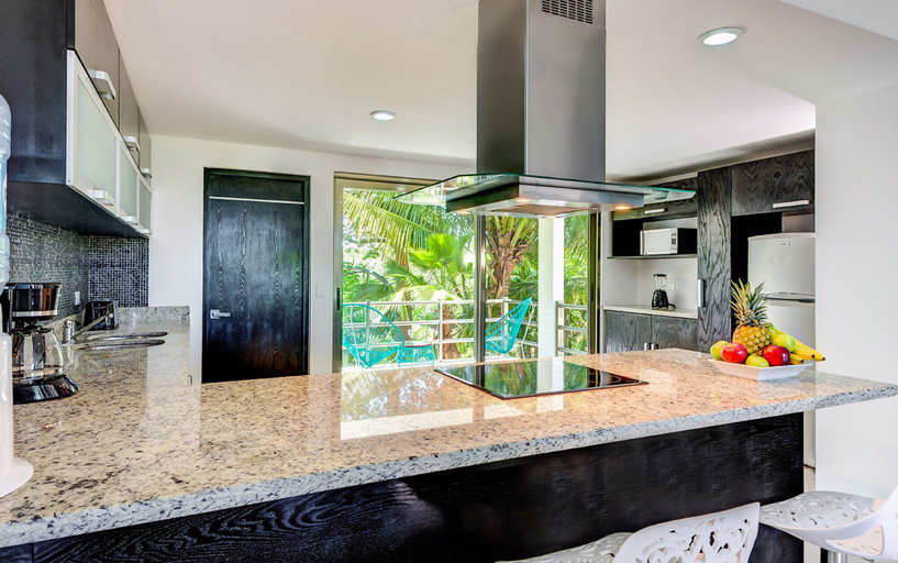 Bathroom 4, Acacia Condos, Cozumel