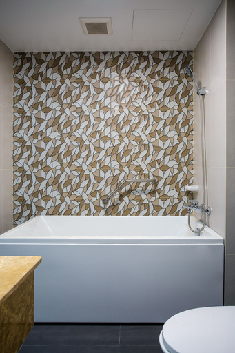 Bathroom 5, Aiyara Palace, Pattaya