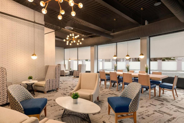 Food & Drinks 4, Holiday Inn PHILADELPHIA ARPT-STADIUM AREA by IHG, Philadelphia