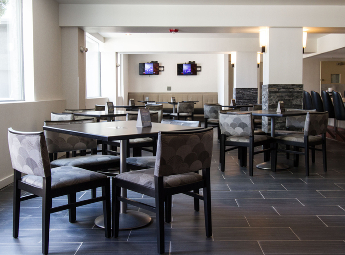Food & Drinks 2, Holiday Inn VICTORVILLE by IHG, San Bernardino