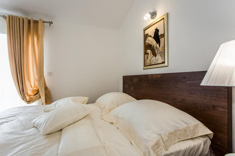 Bedroom 5, Villa Suzy Lux, Sutivan