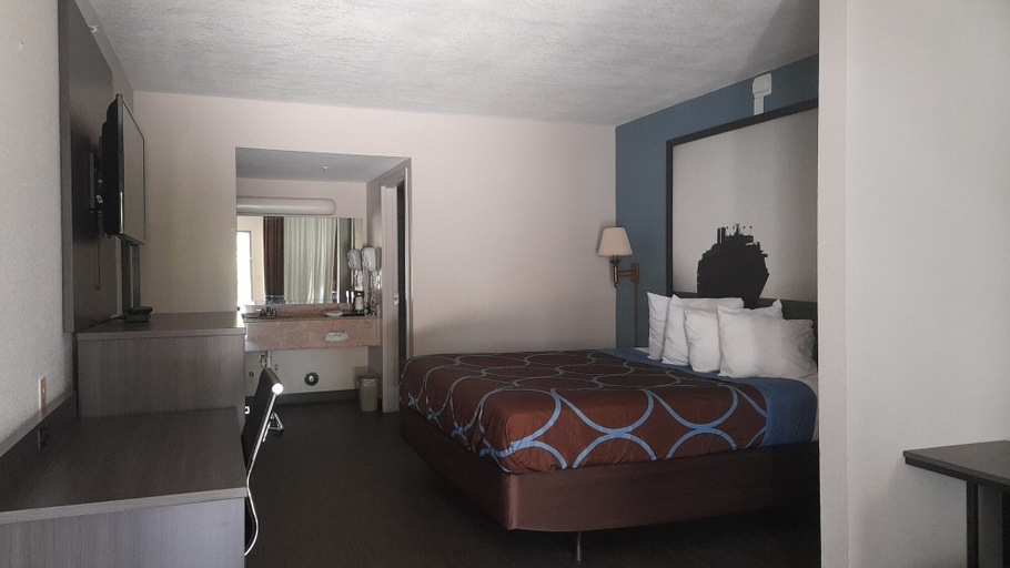 Bedroom 3, Super 8 by Wyndham Dania/Fort Lauderdale Arpt, Broward