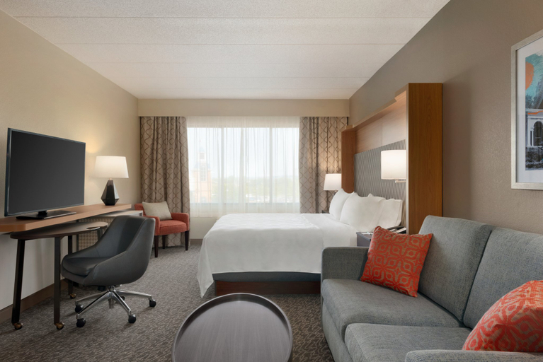 Bedroom 3, Holiday Inn & Suites COUNCIL BLUFFS-I-29 by IHG, Pottawattamie