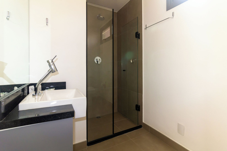 Bathroom 3, 360 On Imarés by Housi, São Paulo