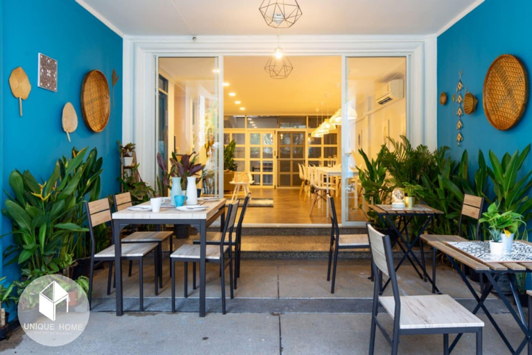 Food & Drinks, Whole 3F in Townhouse BTSNana Nightlife Terminal21, Wattana