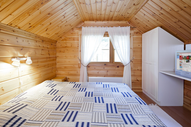 Bedroom 2, Holiday Club Hannunkivi Cottages, Central Finland