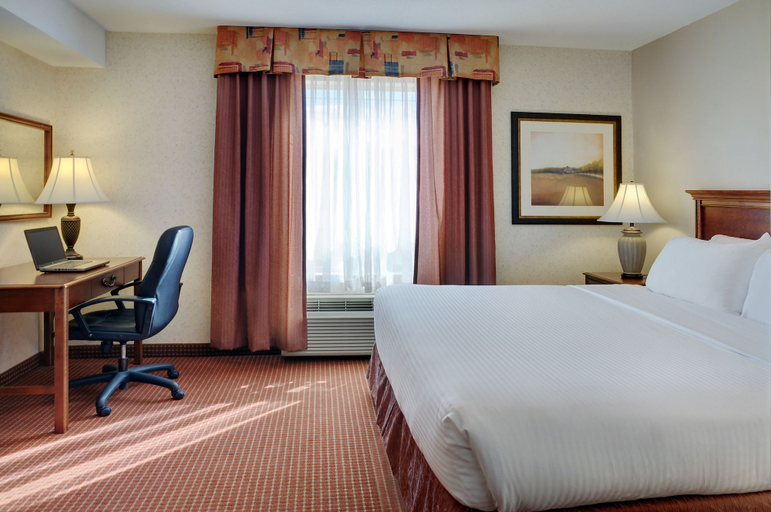 Bedroom 3, Pomeroy Inn and Suites Chetwynd, Peace River