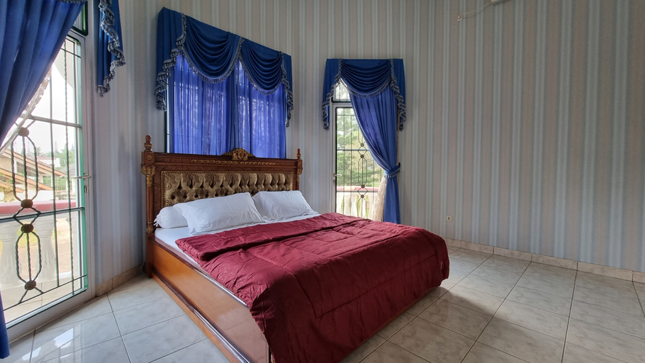 Bedroom 2, The Happy Villa Leo, Cianjur