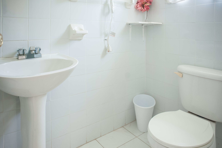 Bathroom 3, Diamond Villas and Suites