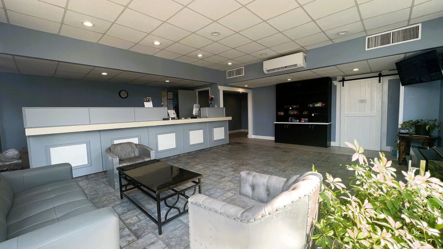 Others 5, Super 8 by Wyndham Riverside AL, Saint Clair