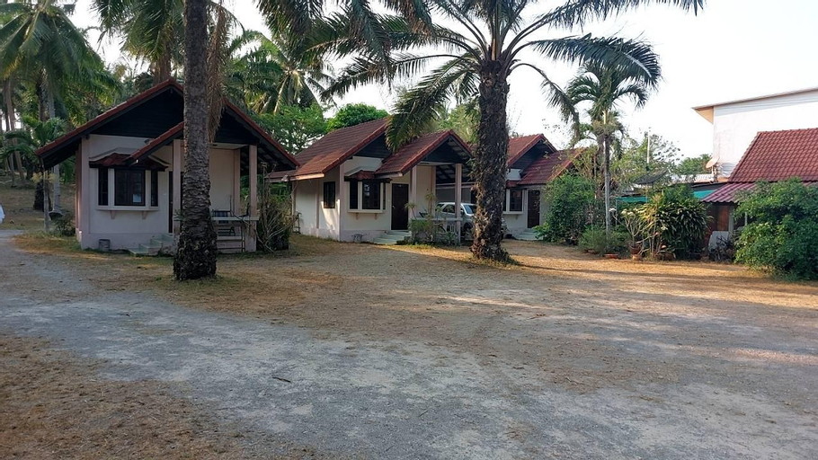 Exterior & Views 10
