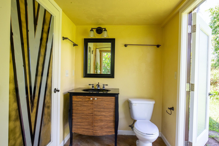 Bathroom 4, Kalani Oceanside Retreat, Hawaii