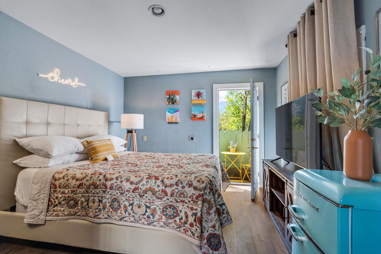 Bedroom 3, Cinnamon Bear Creekside Inn, Sonoma