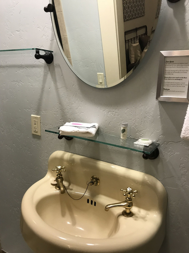 Bathroom 4, Hotel Sutter, Amador
