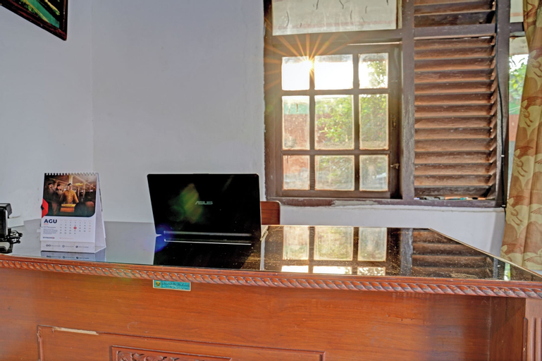 Public Area 2, SPOT ON 92856 Home Stay Syariah Aom Kusman, Sukabumi