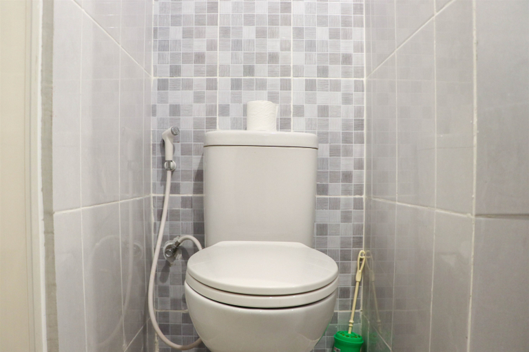 Bathroom 5, Brand New Studio at Tokyo Riverside PIK 2 Apartment By Travelio, Tangerang