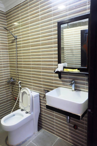 Bathroom 5, VIBOLA Guesthouse, Kampot