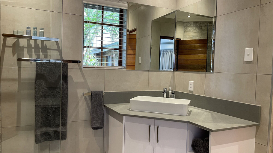 Bathroom 4