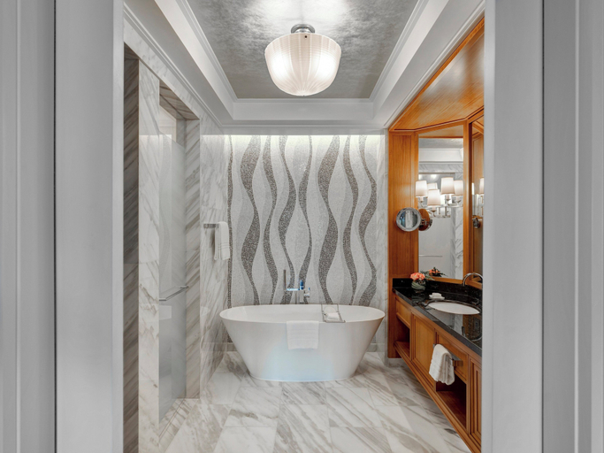 Bathroom 5, Four Seasons Resort Dubai at Jumeirah Beach, Dubai