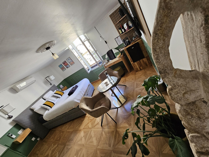 Bedroom 3, La Belle Endormie B&B, Gironde