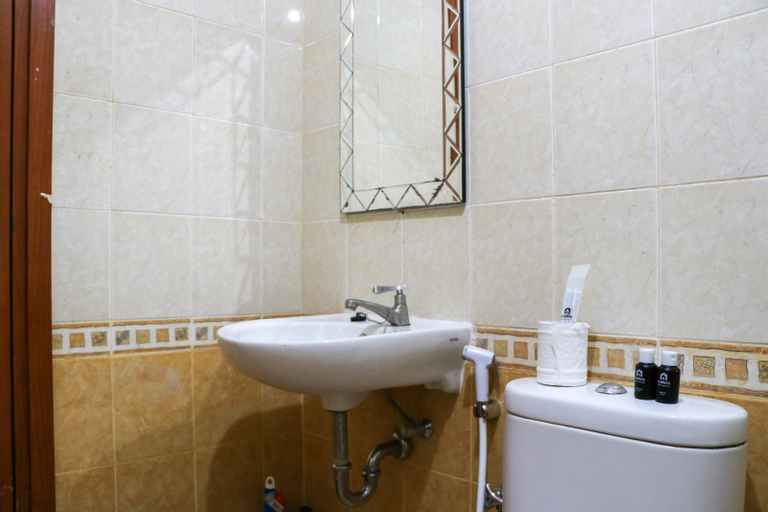 Bedroom 5, Best Choice and Nice 1BR at Grand Palace Kemayoran Apartment By Travelio, Central Jakarta